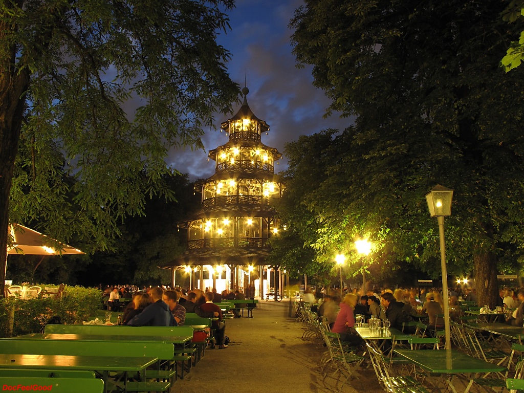 München Chinesischer Turm im Englischen Garten