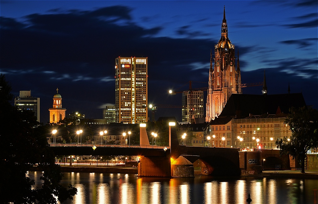 2015-07-15-05-Frankfurt-Main-Skyline.JPG