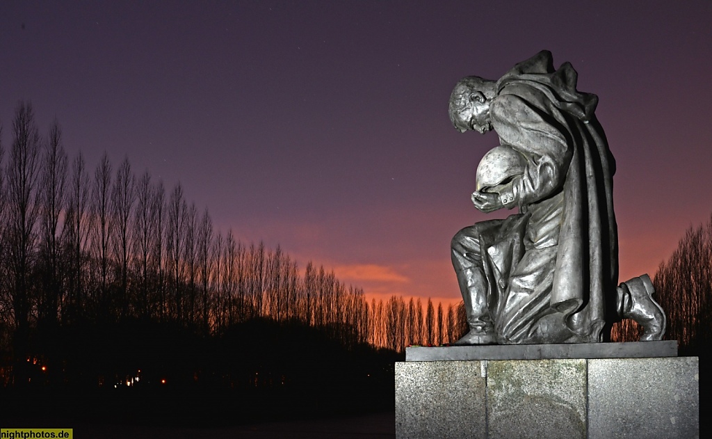 Berlin Treptow Sowjetisches Ehrenmal