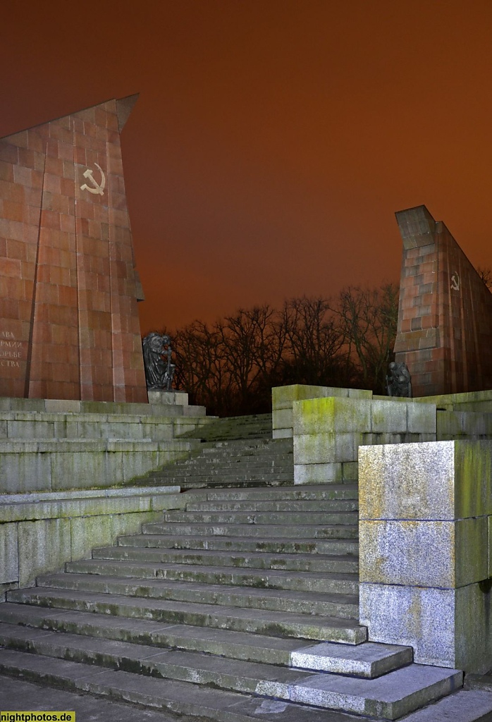 Berlin Treptow Sowjetisches Ehrenmal