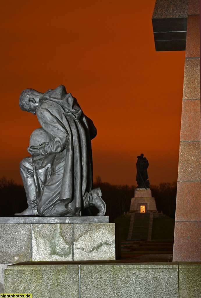 Berlin Treptow Sowjetisches Ehrenmal