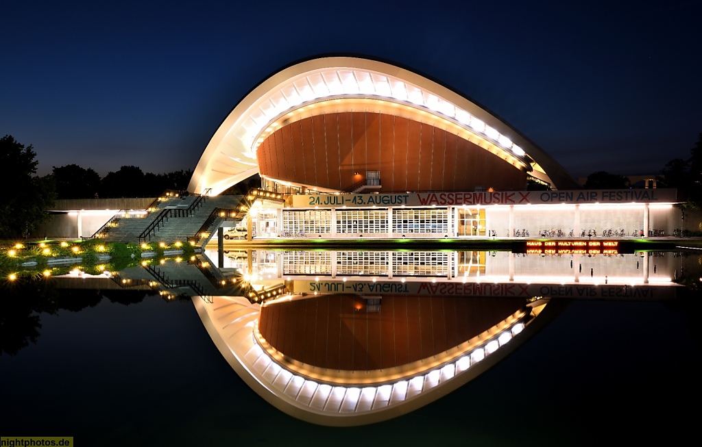 Berlin Tiergarten Haus der Kulturen der Welt erbaut 1956-1957 als Kongresshalle von Hugh Stubbins mit Werner Düttmann und Franz Mocken. Dacheinsturz 1980. Wiederaufbau 1984-1987 von Hans-Peter Störl und Wolf-Rüdiger Borchardt