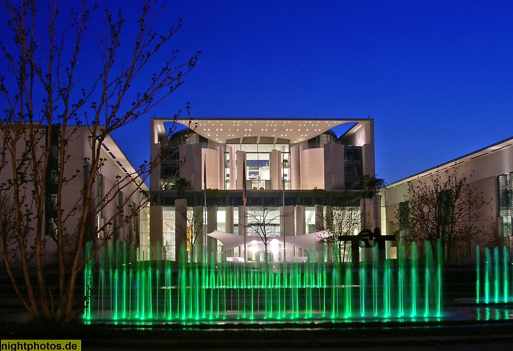 Berlin Regierungsviertel Bundeskanzleramt erbaut 2001 von Axel Schultes und Charlotte Frank in Tiergarten