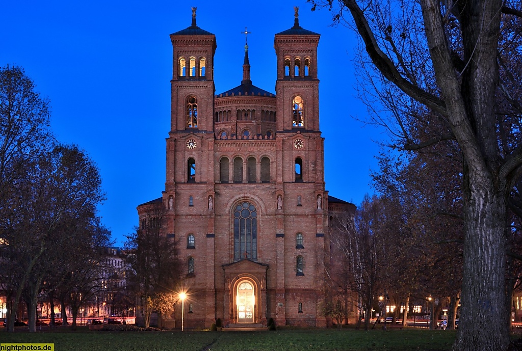 Berlin Kreuzberg Mariannenplatz St-Thomas-Kirche