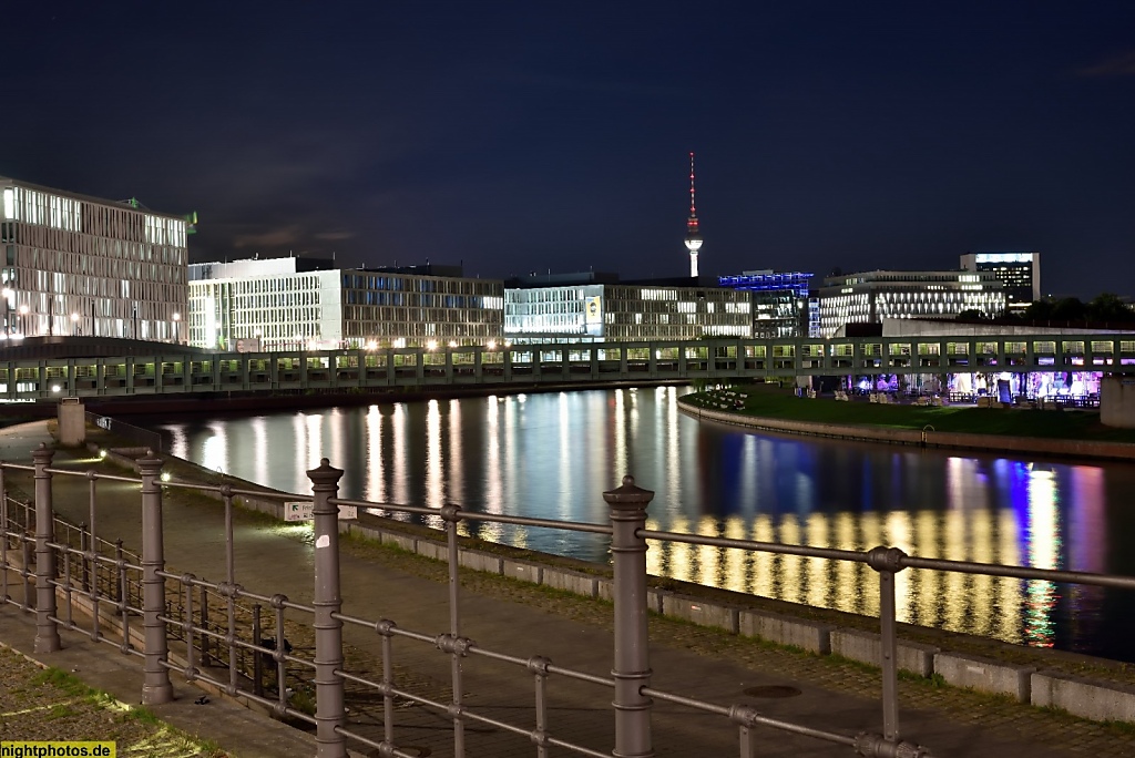 Berlin Tiergarten Kapelle-Ufer an der Spree neugestaltet 2005-2006. Bundesministerium für Bildung und Forschung erbaut 2012-2014 von Heinle Wischer und Partner