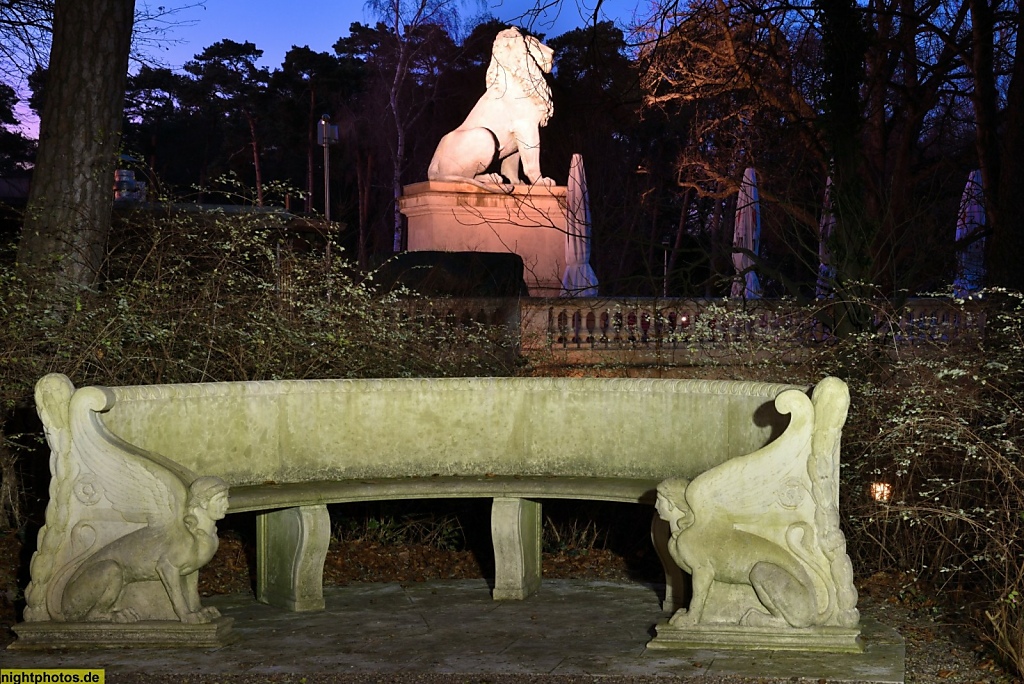 Berlin Wannsee Villa Marlier Park vom Haus der Wannseekonferenz vor Flensburger Löwe