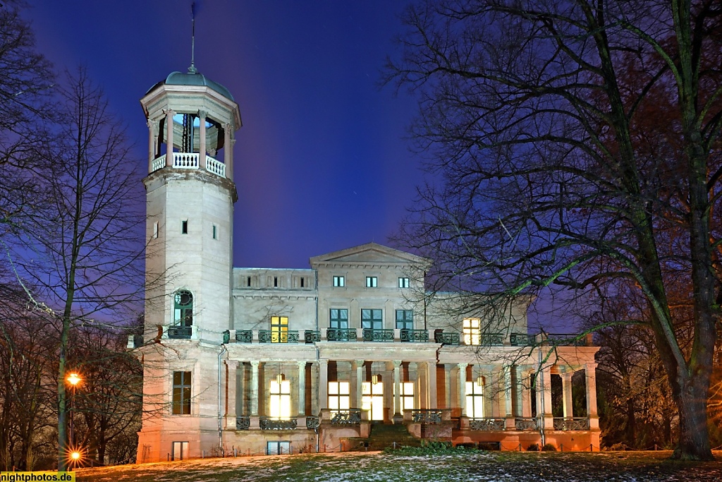 Schloss Biesdorf erbaut 1868 von Heino Schmieden. Spätklassizistische Turmvilla. Ostseite. Instandsetzung und Umbau 2001-2007 von BASD Architekten