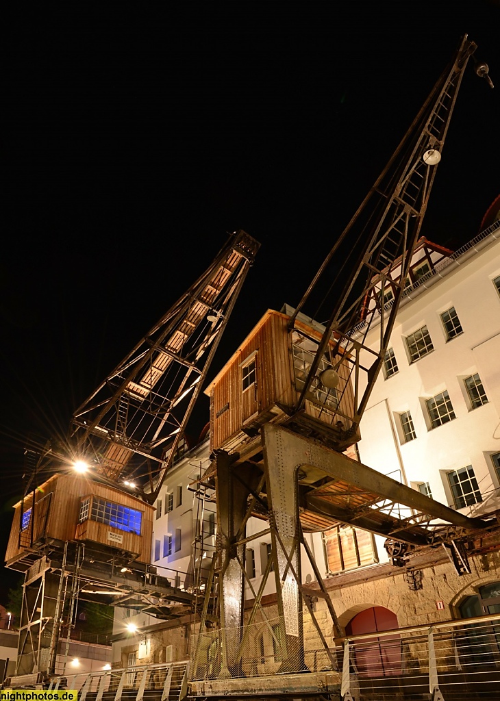 Berlin Tempelhof. Einkaufszentrum Tempelhofer Hafen mit ehemaligen Speicherhäusern erbaut 1901-1908 von Max Contag und Bauingenieur Christian Havestadt