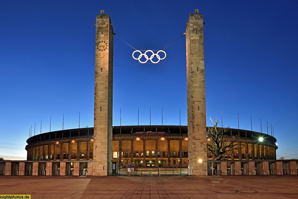 Berlin Charlottenburg Olympiastadion am Olympischen Platz