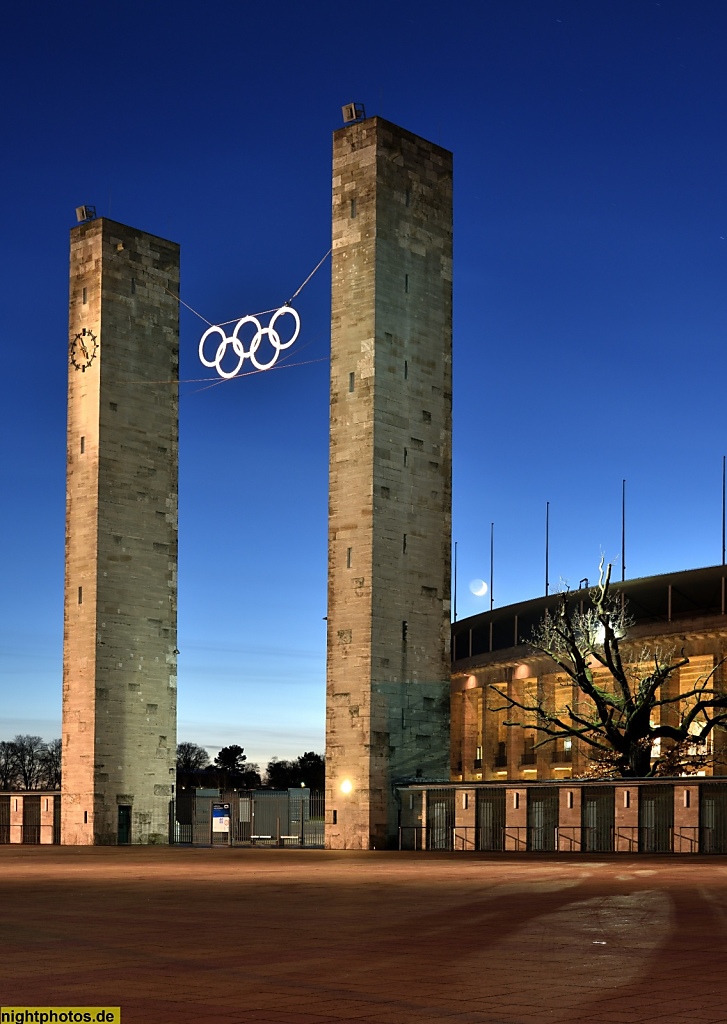 Berlin Charlottenburg Olympiastadion am Olympischen Platz