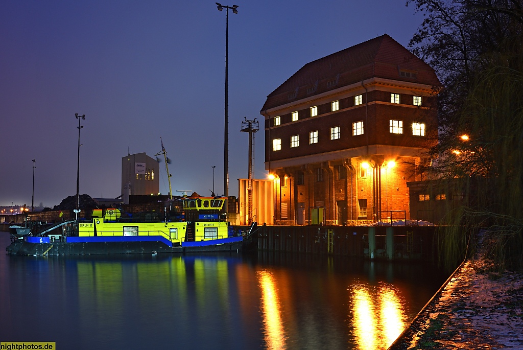 Berlin Moabit Westhafen Pegelturm