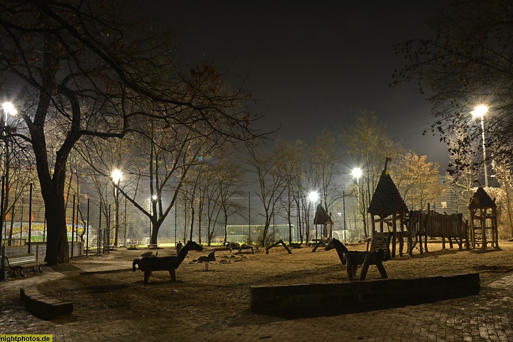 Berlin Kreuzberg Körtestrasse Spiel- und Sportplatz