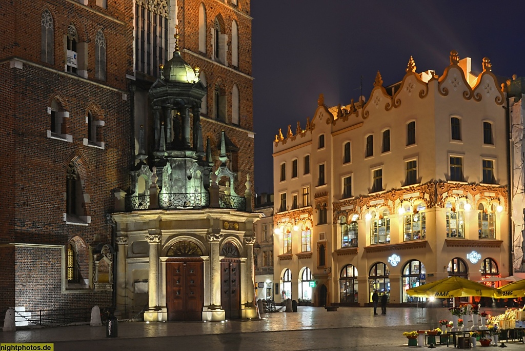 NP-2014-03-27-023-Krakau-Marktplatz-mit-Marienkirche-erb-1355-1408-Gotik-Spaetbarockportal.JPG