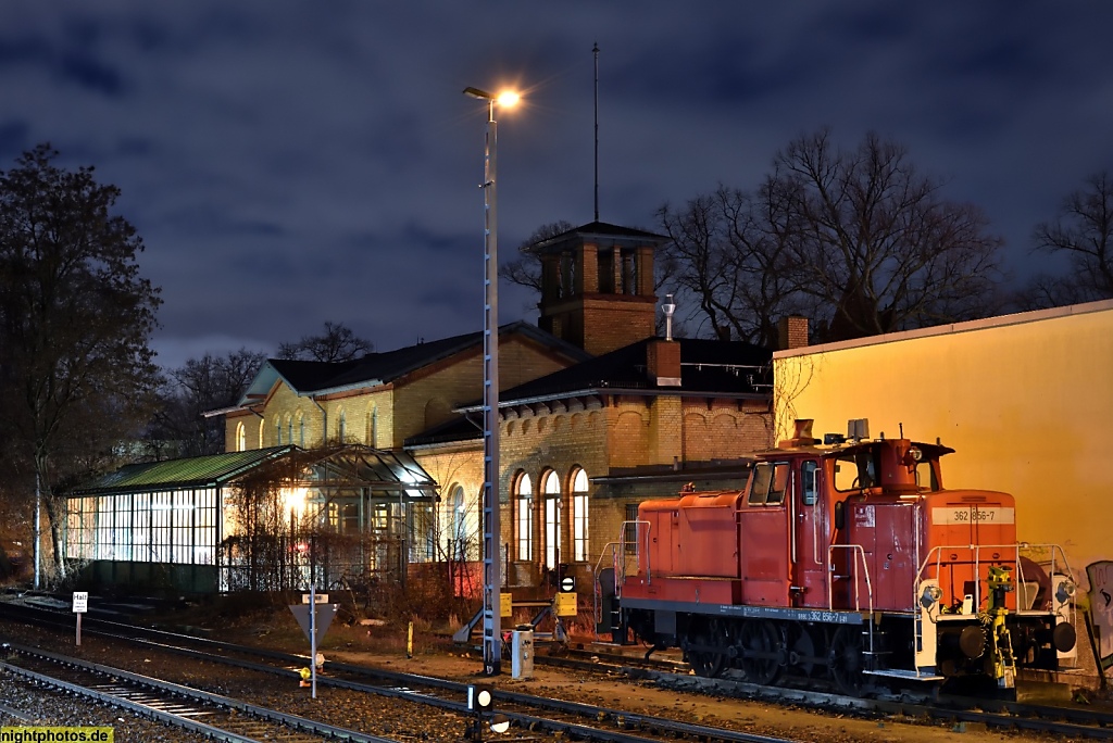 Berlin Lichterfelde-West S-Bahnhof erbaut 1872 Gleise mit Diesellokomotive