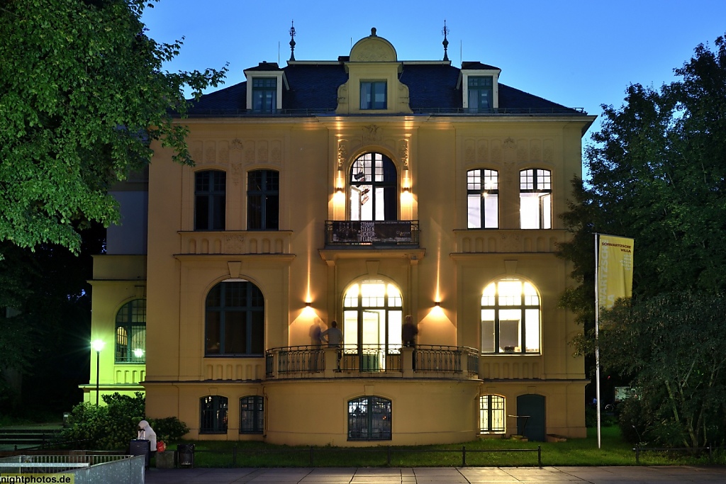 Berlin Steglitz. Schwartzsche Villa Kulturzentrum. Erbaut 1895-1897 von Christian Heidecke. Umbau 1919–1920 von B. Noack und Ludwig Antz. Bauherr Bankier Carl Schwartz. Grunewaldstrasse 55