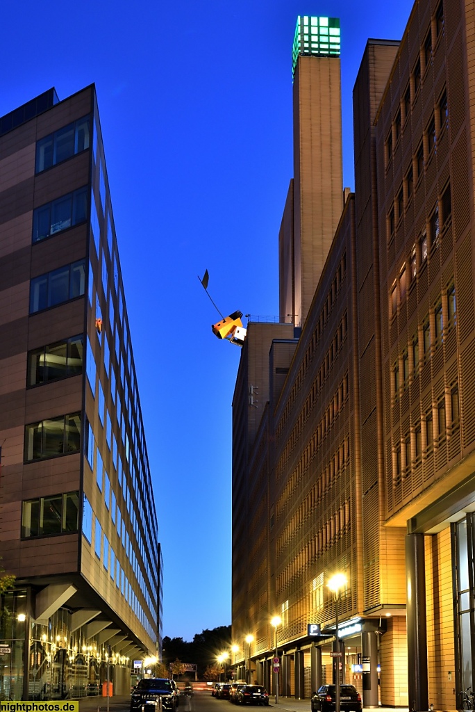 Berlin Mitte Tiergarten Büro- und Geschäftshaus erbaut 1998 von Arata Isozaki (Tokio) und Steffen Lehmann (Berlin). Schellingstrasse 1