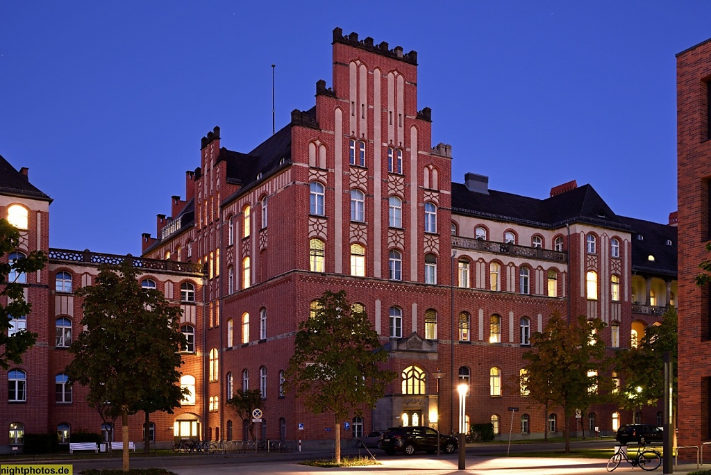 Berlin Mitte Charité Campus Mitte. Erbaut 1910-1914 als Medizinische Klinik I. und II. von Georg Diestel