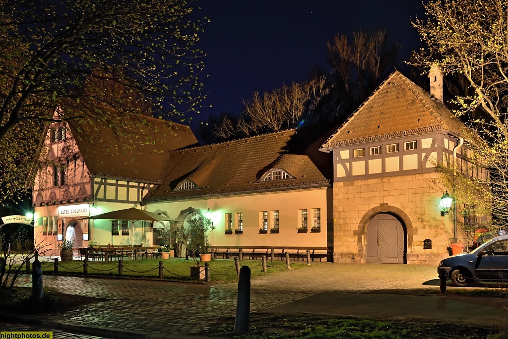 Berlin Kreuzberg Restaurant 'Altes Zollhaus' am Carl-Herz-Ufer erbaut 1902 als Depot der Stadtreinigung