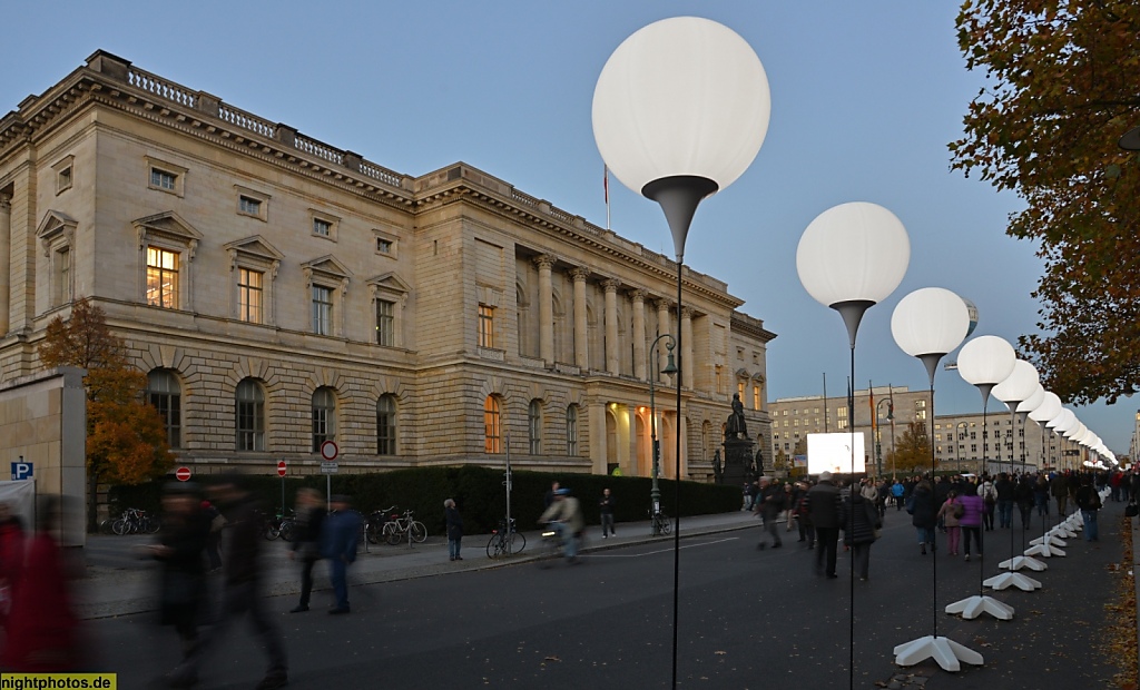 Berlin Mitte. Abgeordnetenhaus seit 1993. Erbaut 1892-1897 von Friedrich Schulze als Preussischer Landtag im Stil italienischer Neorenaissance. Umbau 1936 von Ernst Sagebiel. Niederkirchnerstrasse 5