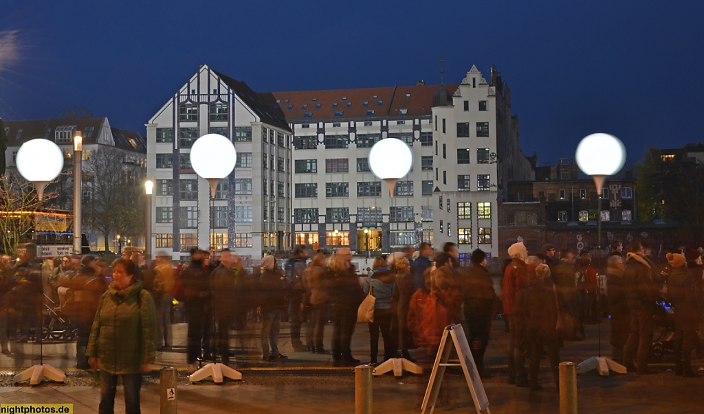 Berlin Friedrichshain Mühlenstrasse Blick nach Kreuzberg Koepenicker Str Mauerfest