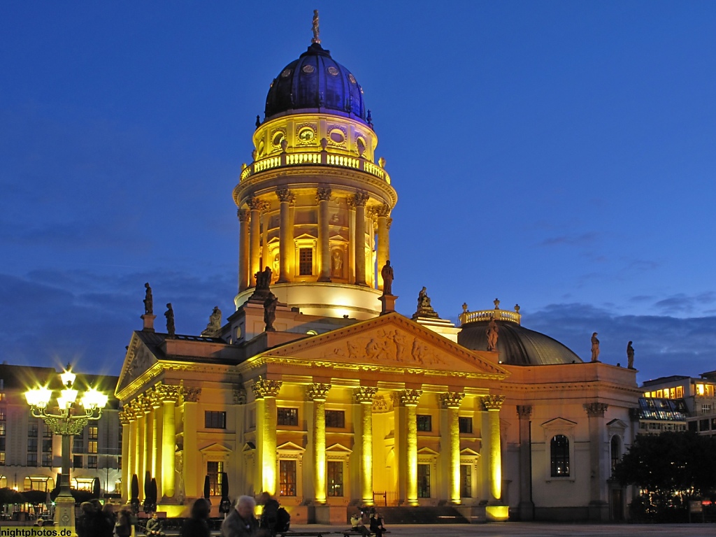 Berlin Mitte Deutscher Dom am Gendarmenmarkt erbaut 1701-1708 von Carl von Gontard und Georg Christian Unger. Wiederaufbau 1983-1996
