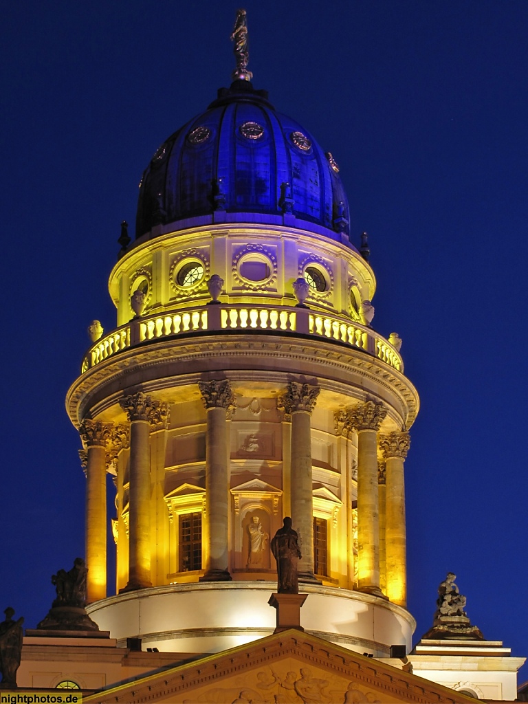 Berlin Mitte Deutscher Dom am Gendarmenmarkt erbaut 1701-1708 von Carl von Gontard und Georg Christian Unger. Wiederaufbau 1983-1996