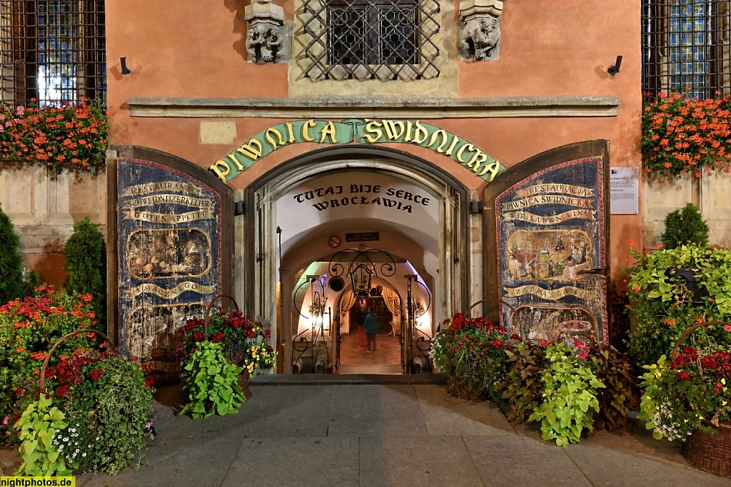 Wrocław Breslau Rathaus mit Schweidnitzer Keller am Großen Markt Rynek