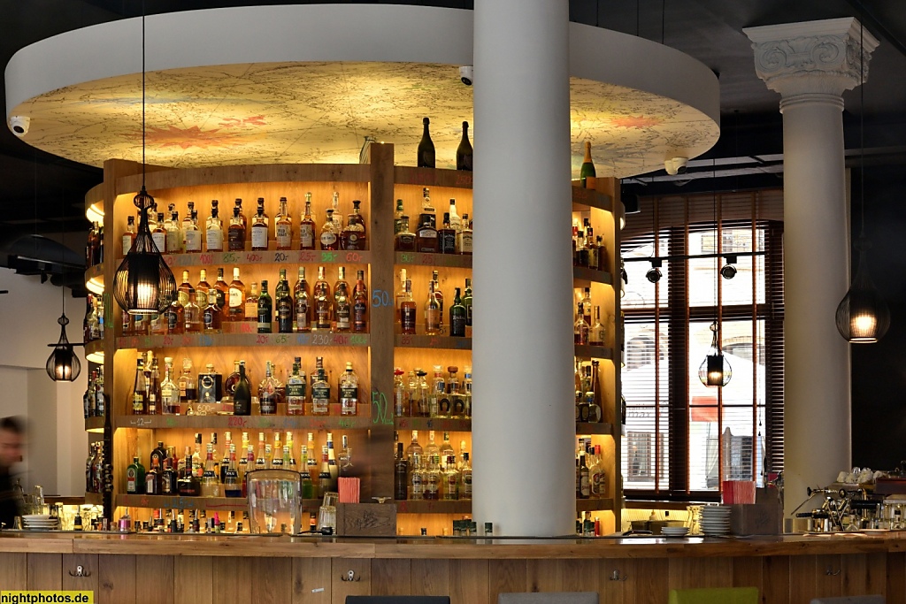 Wrocław Breslau Cocktail Bar Max und Dom Whiskey in der ul Rzeźnicza 26-27