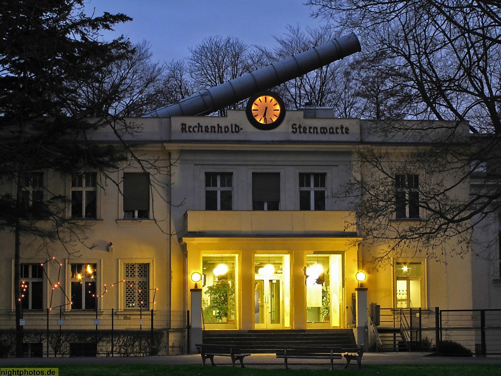 Berlin Treptow Archenhold Sternwarte mit Grossem Refraktor