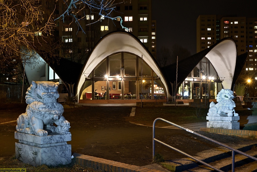 2017-01-29 11 Potsdam Café Seerose an der Neustädter Havelbucht erbaut 1980-1983 von Dieter Ahting und Ulrich Müther als Hyparschalenbau