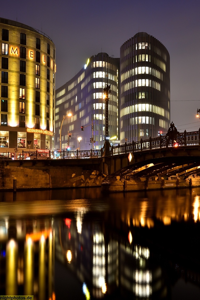Berlin Mitte Spree Weidendammer Brücke Melia-Hotel und SpreeDreieck