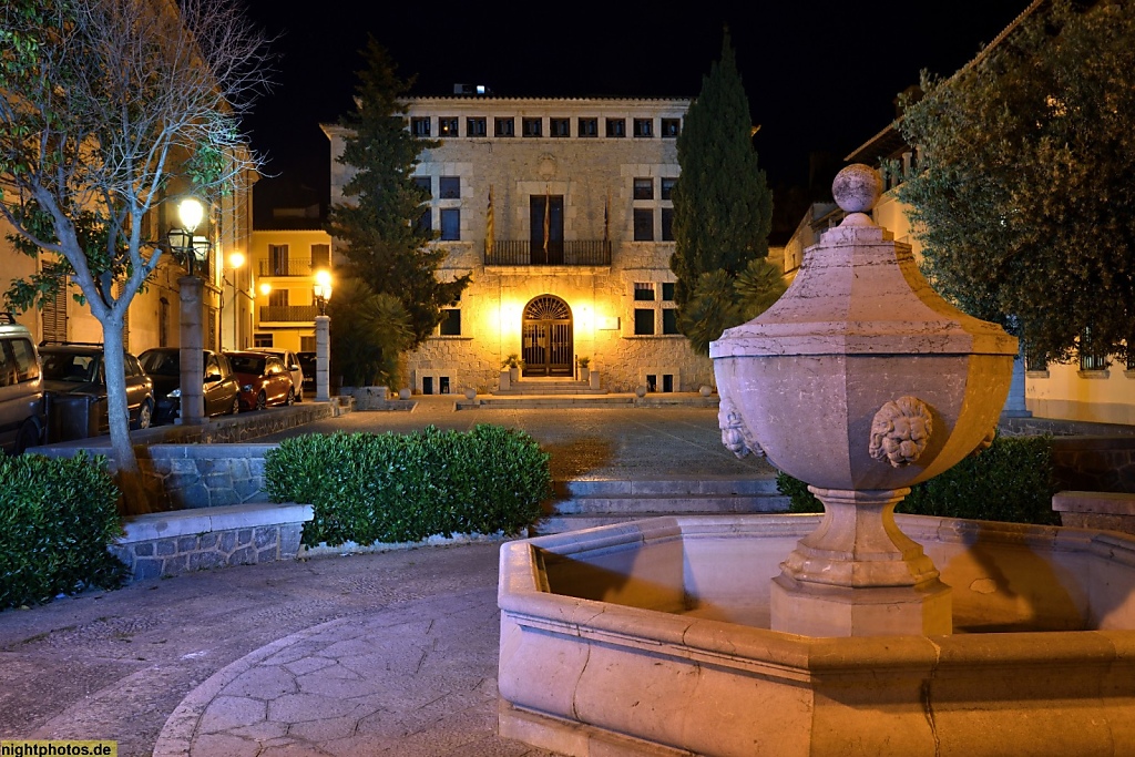 Mallorca Artà Rathausplatz Placa de l'Ajuntament