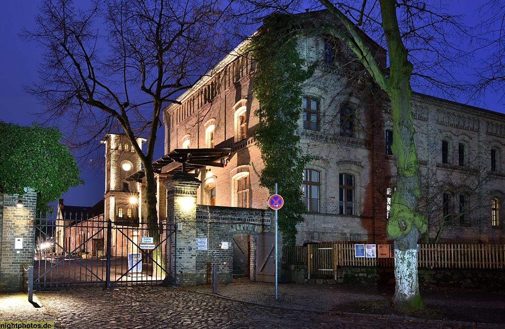 Berlin Neukölln Gutshof Britz Wirtschaftsgebäude des ehemaligen Ritterguts heute Musikschule Paul Hindemith