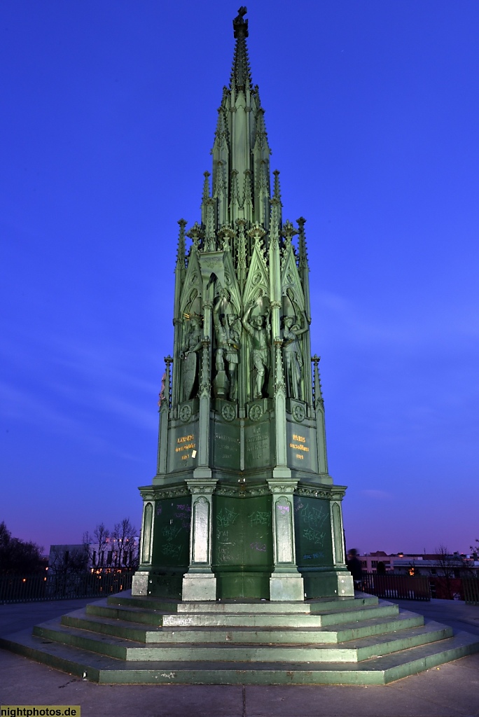 Berlin Kreuzberg Nationaldenkmal Befreiungskriege v Schinkel erb 1818-1821