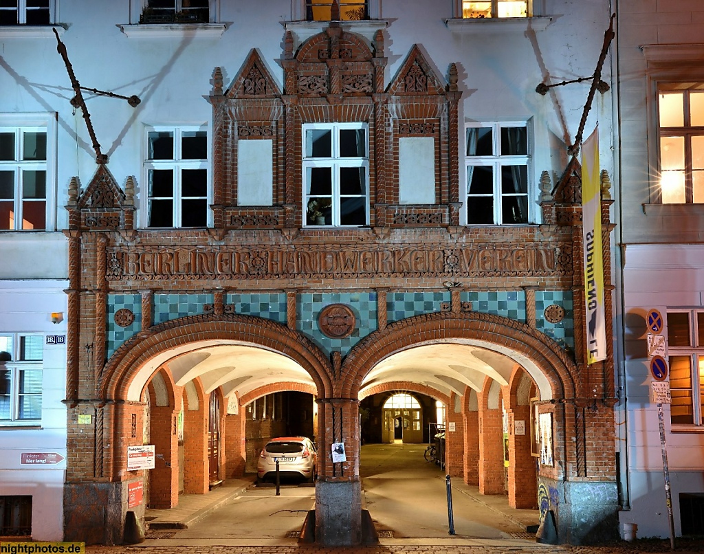 Berlin Mitte Sophienstrasse Doppelportal des Handwerkervereins Durchgang zu den Sophiensälen