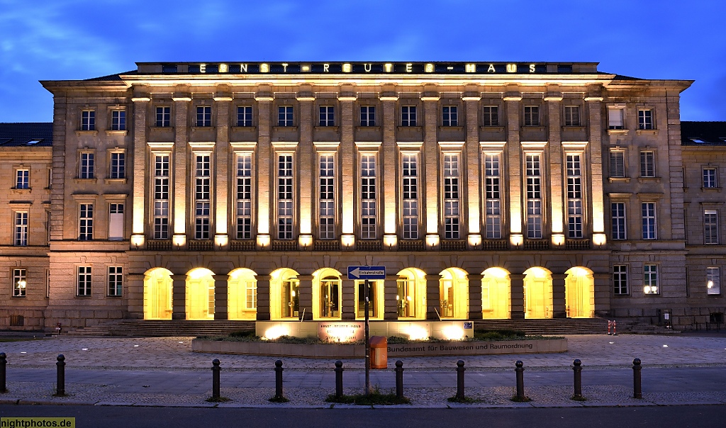 Berlin Charlottenburg Ernst-Reuter-Haus erbaut 1938-1942 umgebaut 1952 heute Sitz des Bundesamt für Bauwesen und Raumordnung