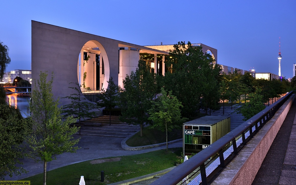 Berlin Regierungsviertel Bundeskanzleramt erbaut 2001 von Axel Schultes und Charlotte Frank in Tiergarten