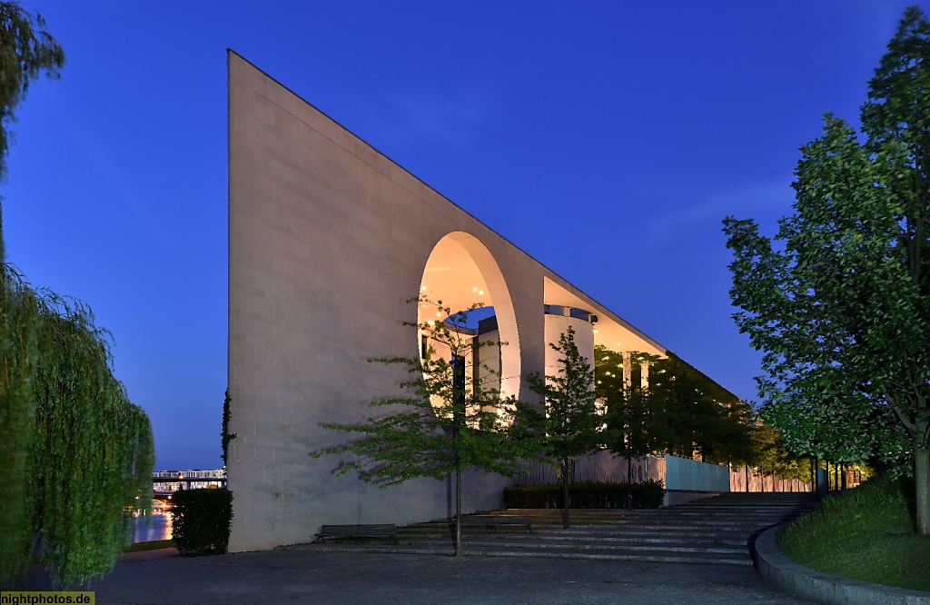 Berlin Regierungsviertel Bundeskanzleramt erbaut 2001 von Axel Schultes und Charlotte Frank in Tiergarten