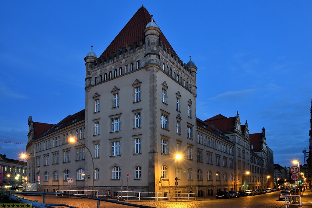 Berlin Mitte ehemalige Kaserne des Kaiser-Alexander-Garde-Grenadier-Regiments erbaut 1898-1902