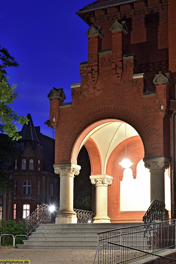 Berlin Lichterfelde Lilienthal-Gymnasium erbaut 1896 von Heinrich Theising. Vorbau saniert 2016-2017 durch Architekten TSSB