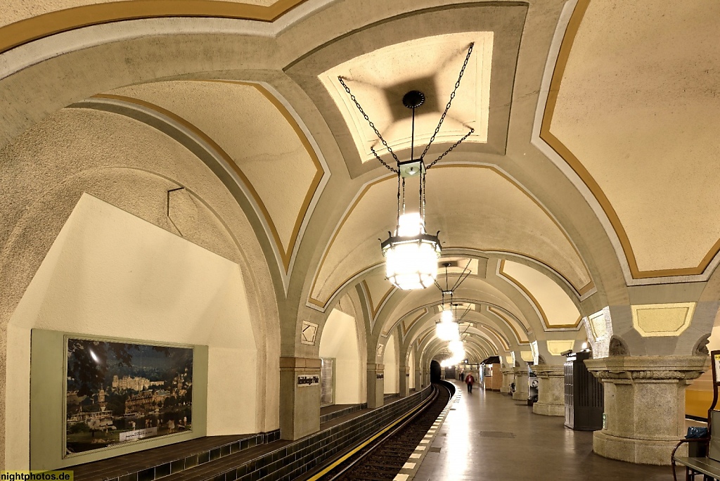 Berlin Wilmerorf Gewölbe des U-Bahnhofs Heidelberger Platz