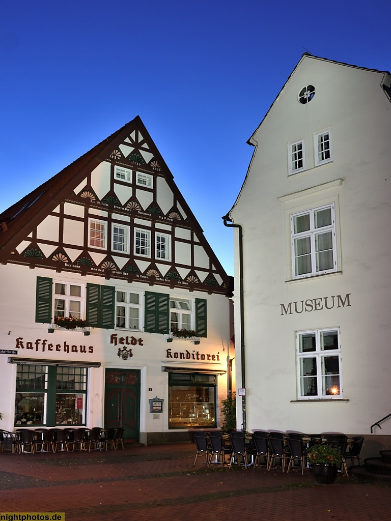 Eckernförde Cafe Heldt in der St.-Nicolai-Strasse mit Fachwerkgiebel