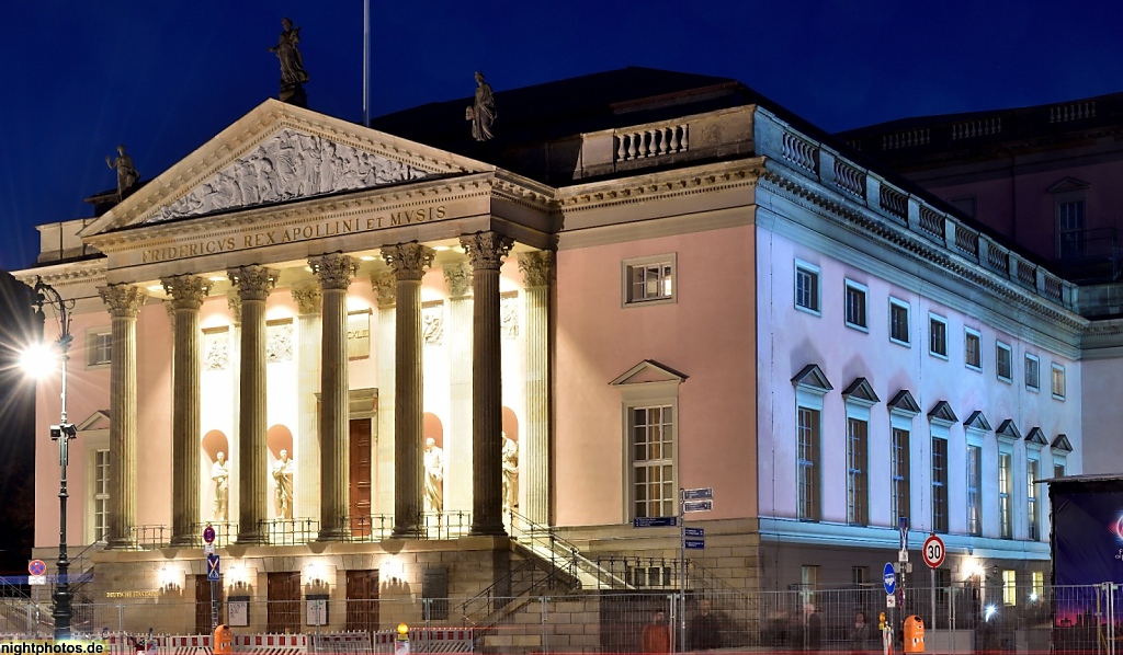 Berlin Mitte Staatsoper Unter den Linden erbaut 1741-1743 Umbau 1926-1927