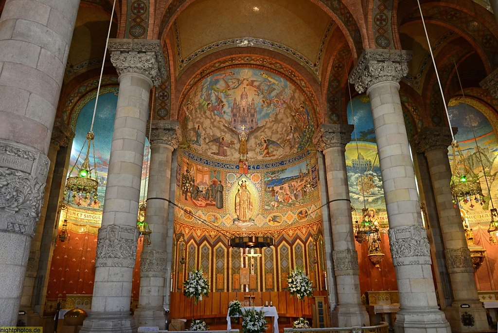 Barcelona Tibidabo Votivkirche El Sagrat Cor im neugotischen Stil erbaut 1902 von Enric Sagnier