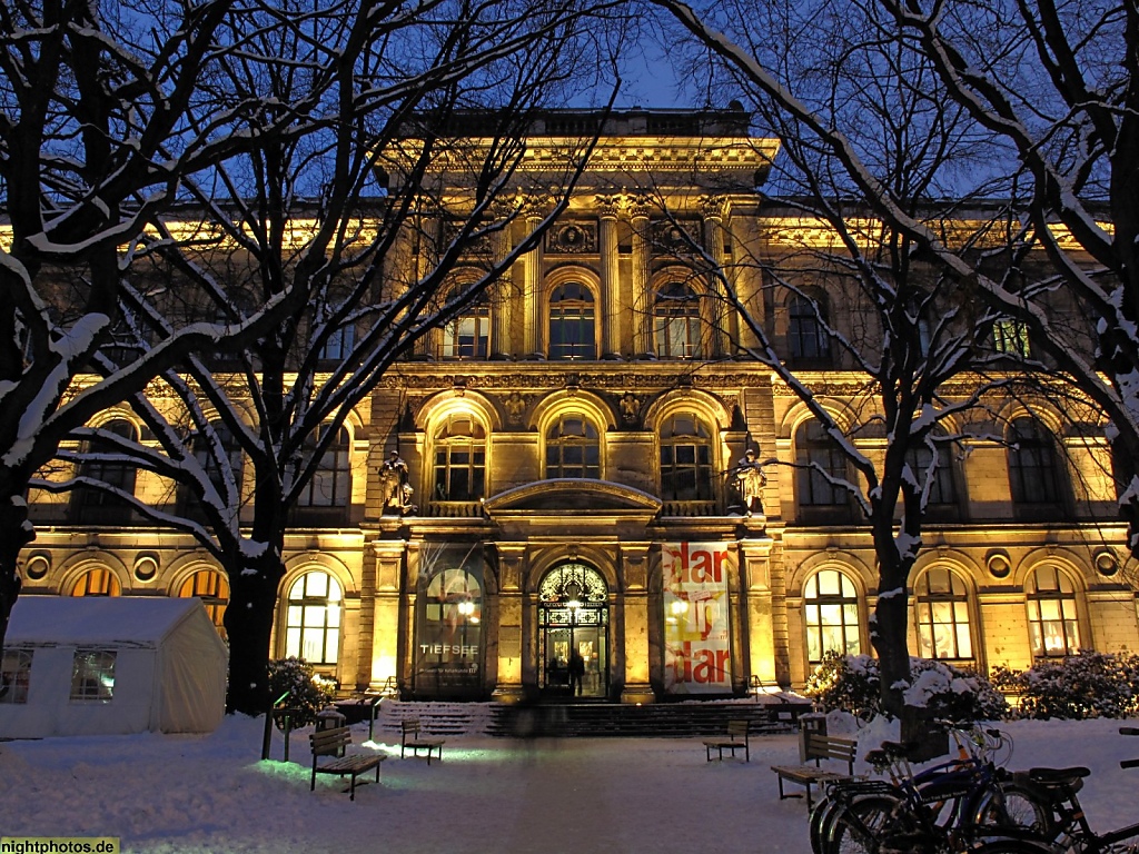 Berlin Mitte Museum für Naturkunde erbaut 1883-1889 von August Tiede im Stil der italienischen Renaissance