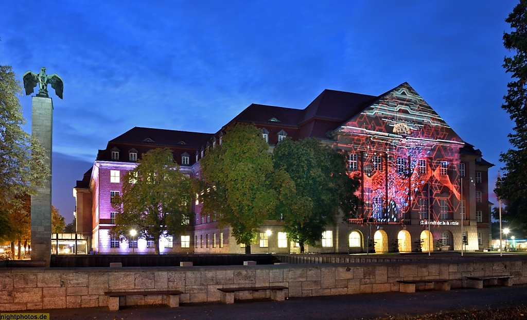 Berlin Spandau Siemens Verwaltung im Rohrdamm erbaut 1910-1913 von Karl Janisch mit Siemens-Ehrenmal