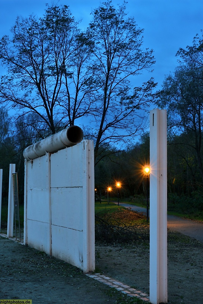 Berlin Spandau Kladow Berliner Mauerreste an der Gutsstrasse