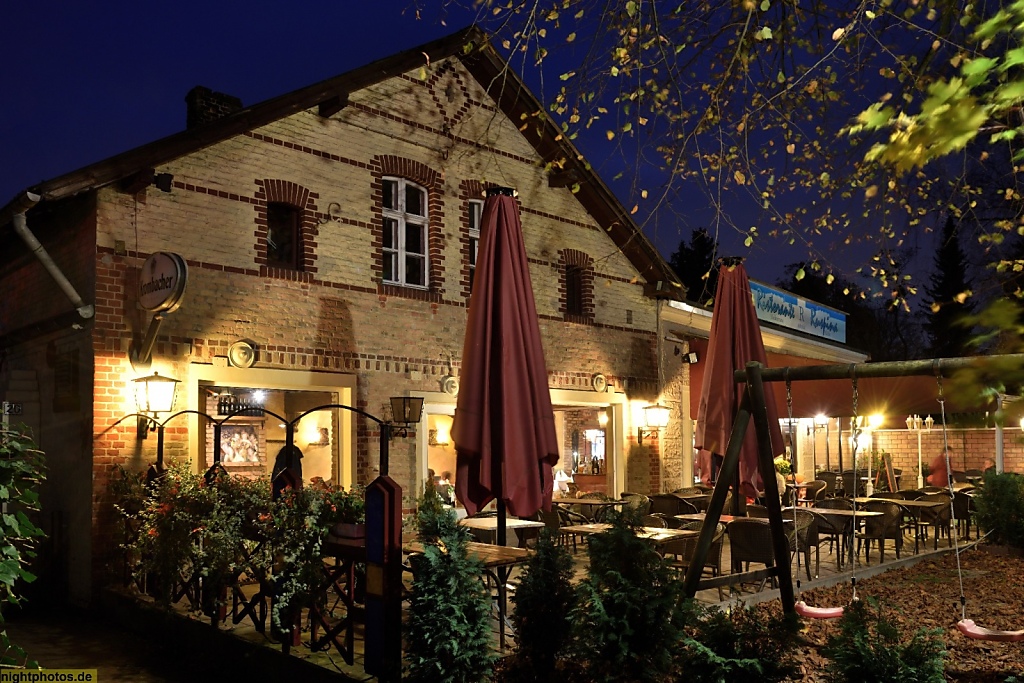 Berlin Spandau Kladow ehemaliger Bauernhof erbaut vor 1892 heute Restaurant Ruspina