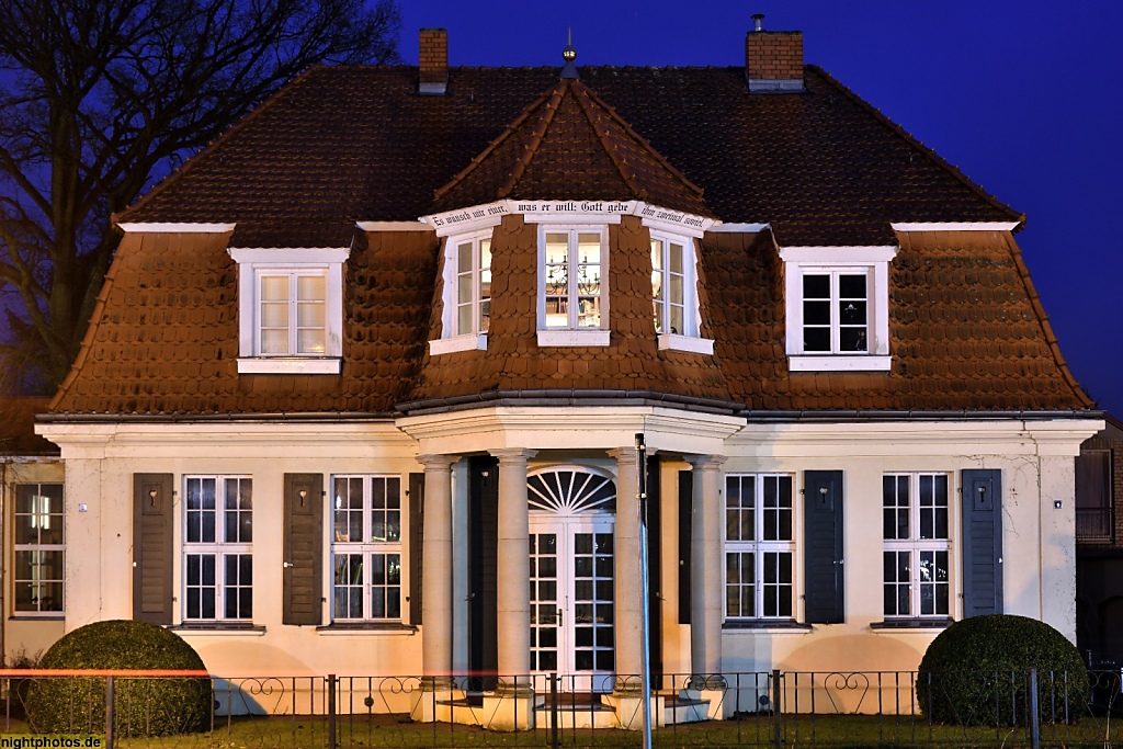 Rheinsberg Villa mit Gartenpavillon erbaut 1888 Umbau 1911 in der Dr-Martin-Henning-Strasse
