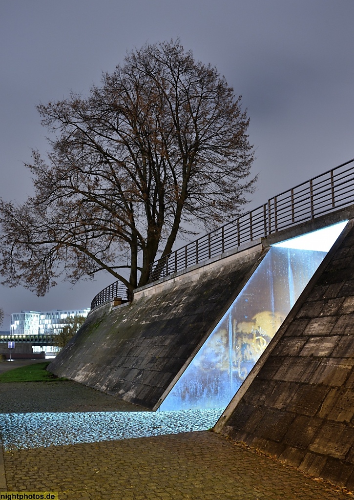 Berlin Tiergarten Regierungsviertel Unterführung am Ludwig-Erhard-Ufer